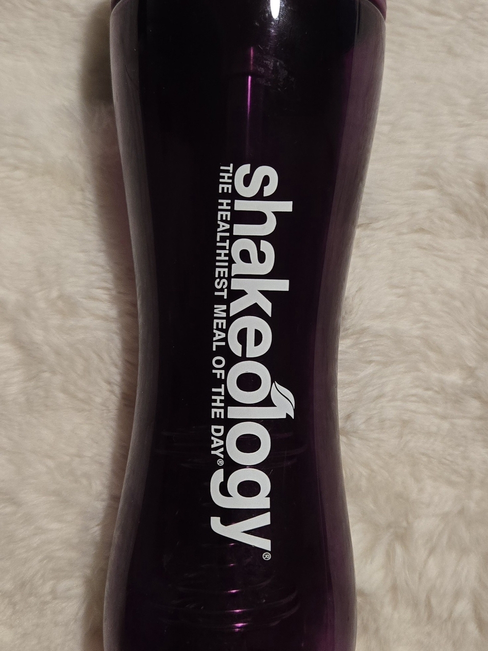 Beachbody Shakeology Shaker Bottle in Deep Purple